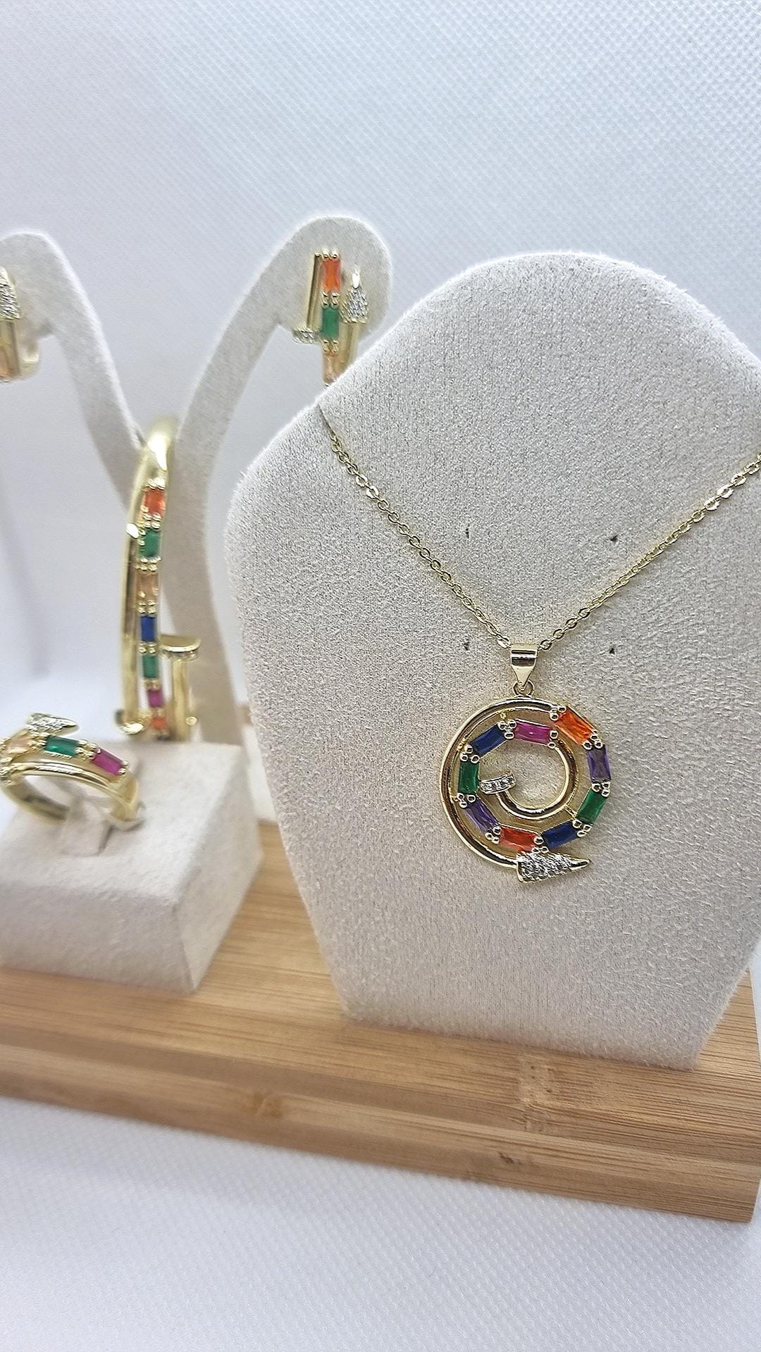 Ensemble clou cristal coloré