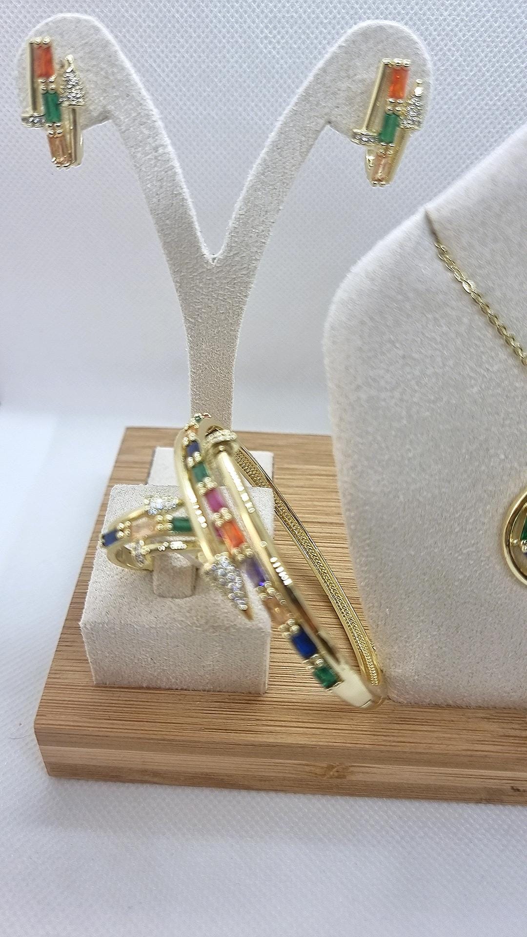 Ensemble clou cristal coloré