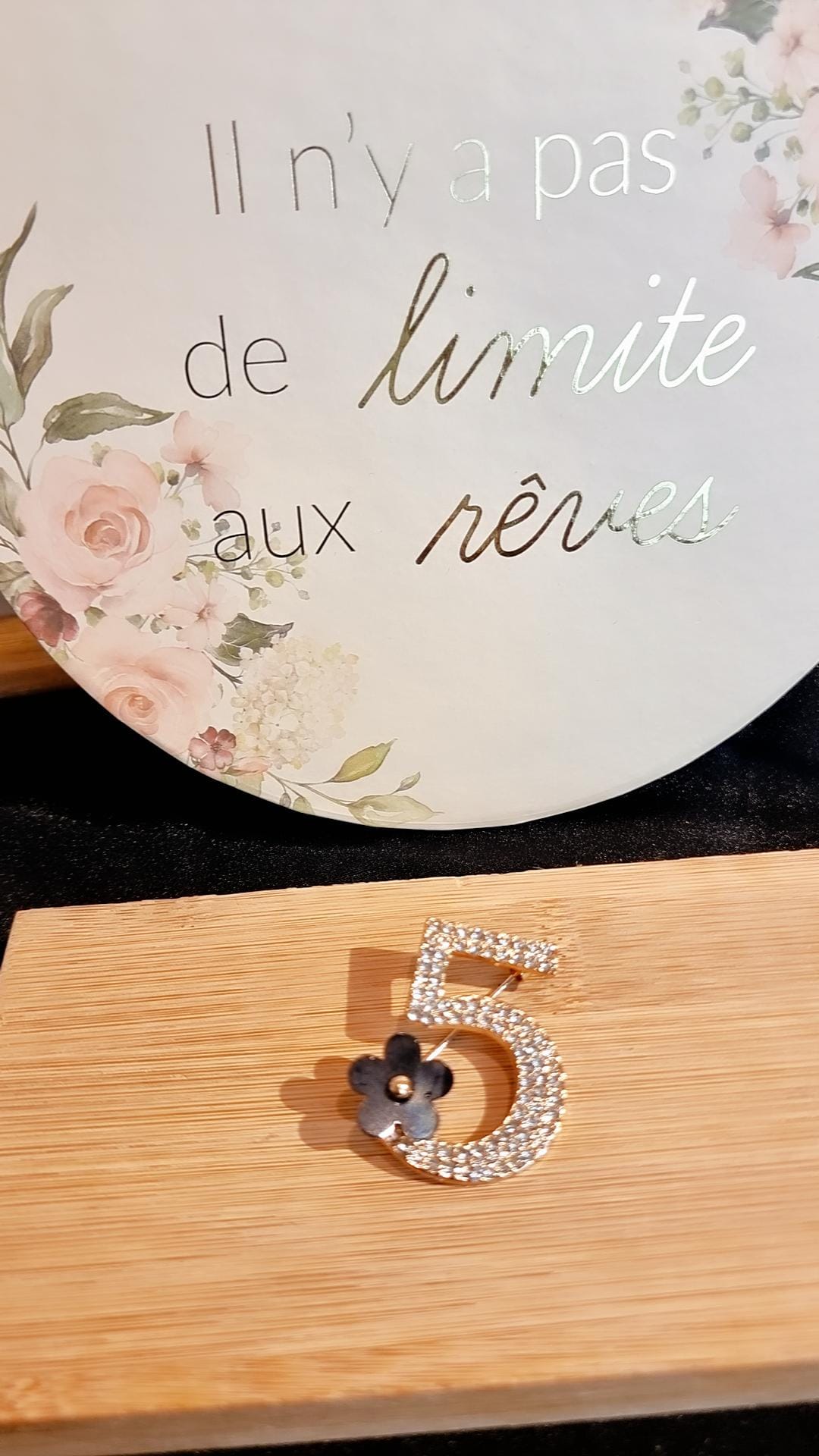 Broche 5