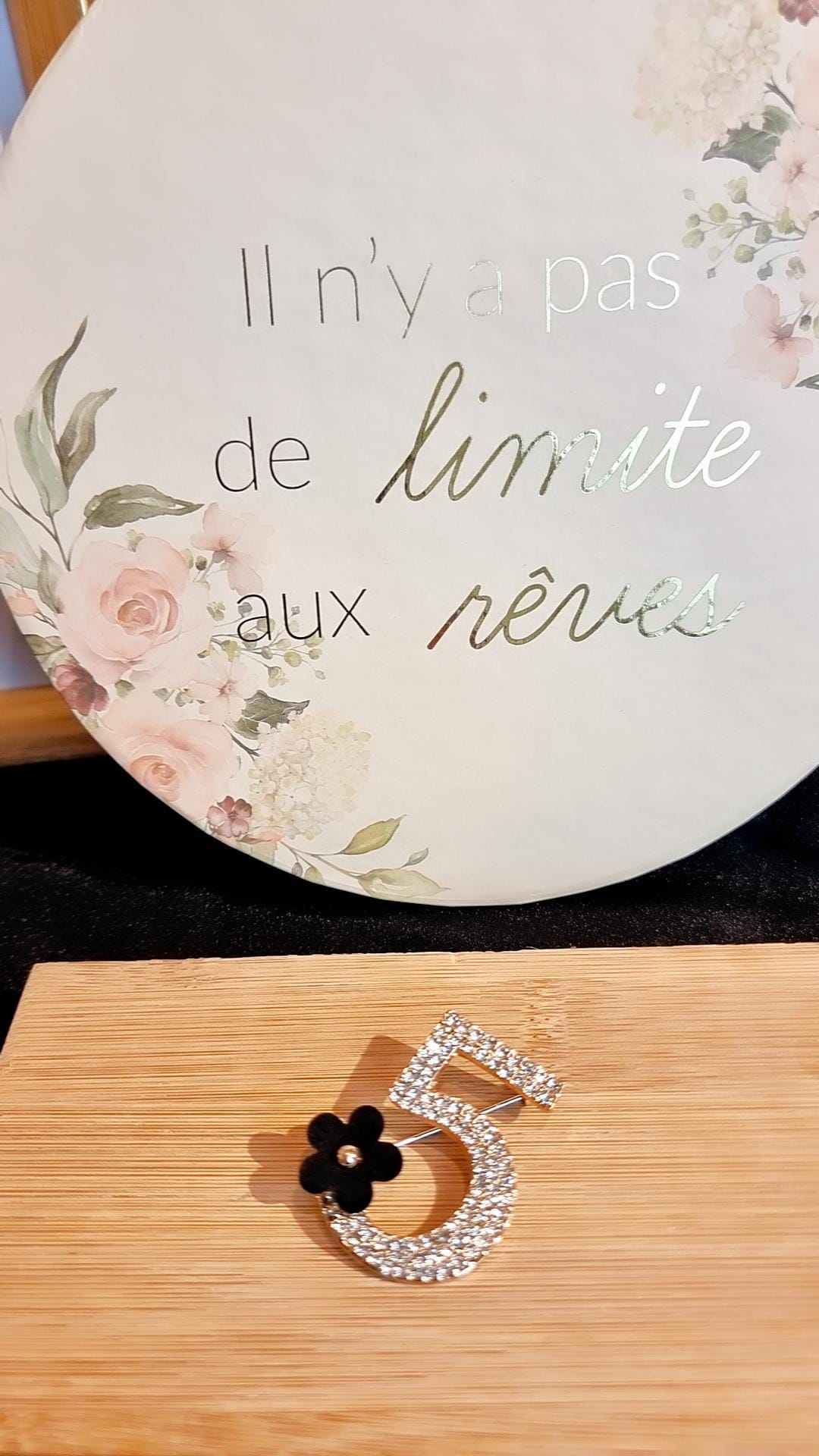 Broche 5